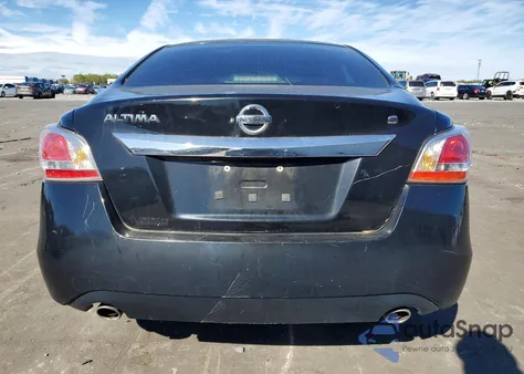2015 Nissan Altima 2.5 z USA, uszkodzony, nr VIN 1N4AL3AP9FC260774